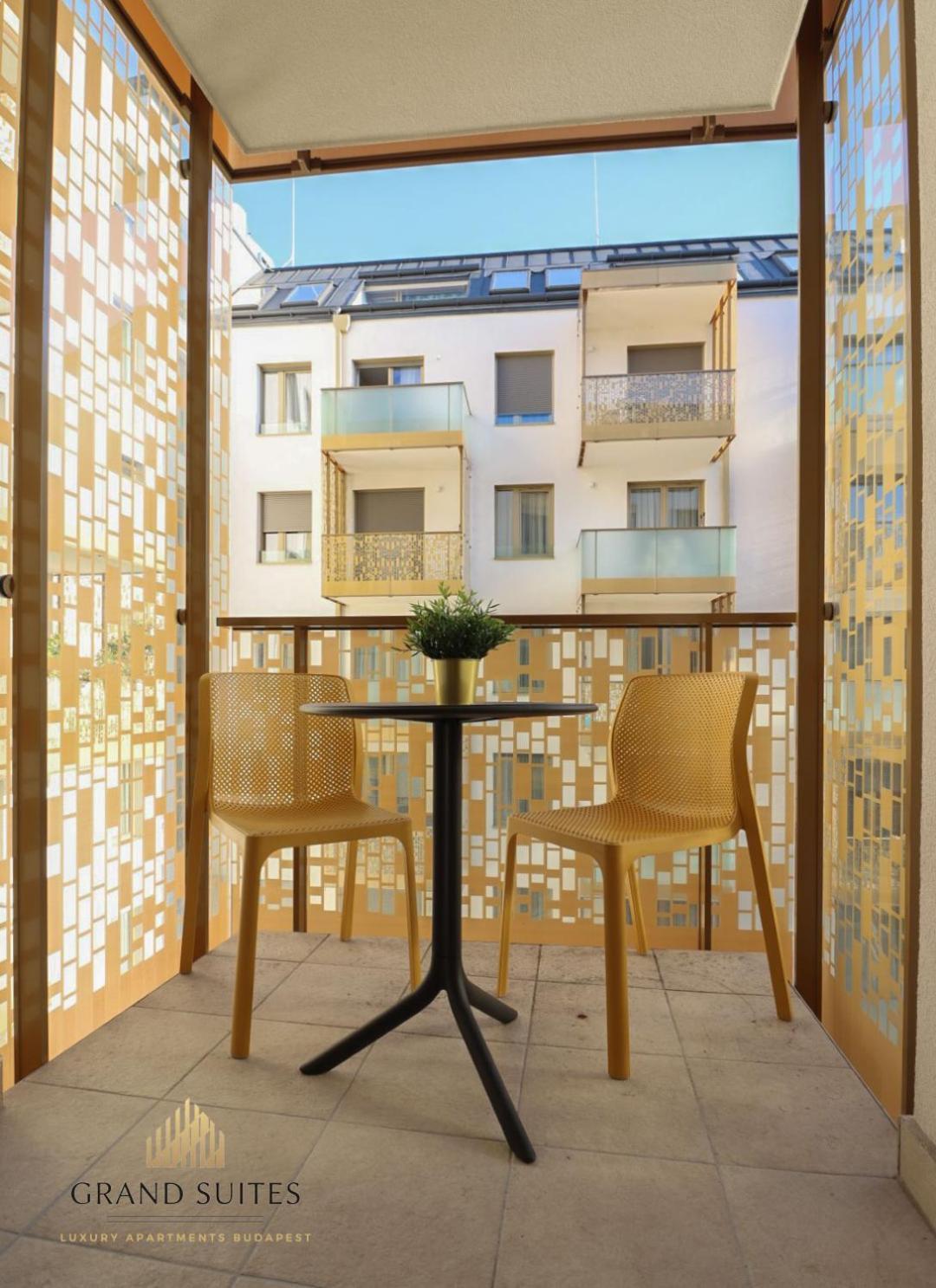 Grand Suites Central Budapest Exterior foto