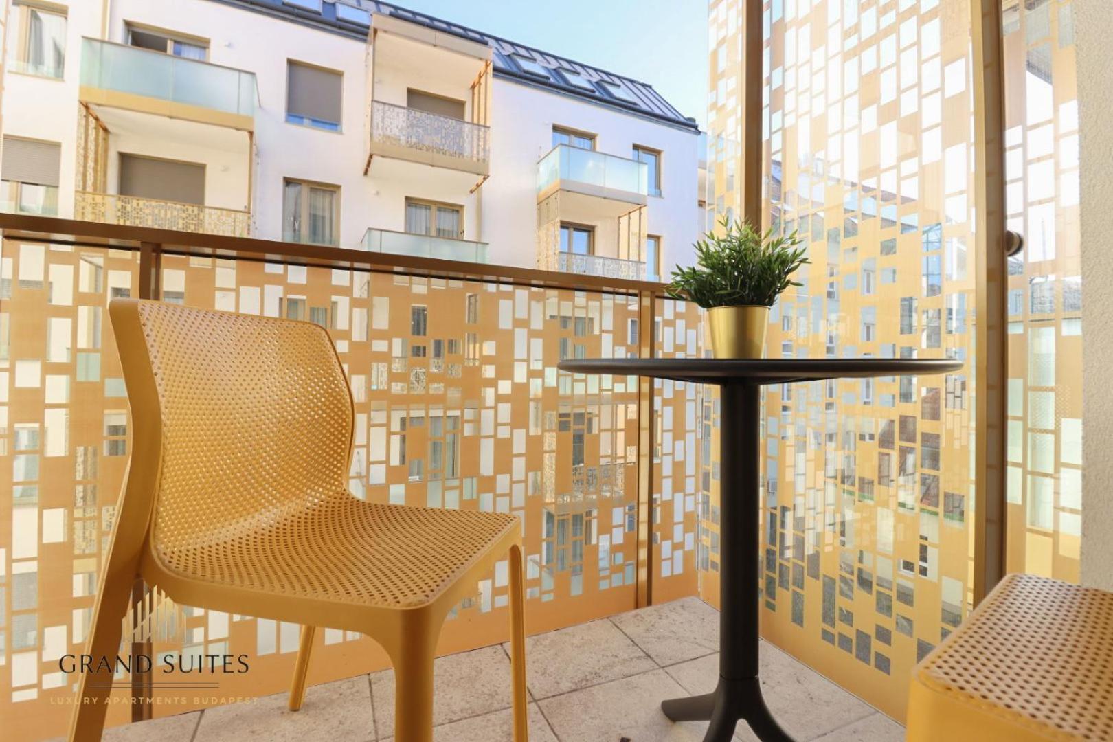 Grand Suites Central Budapest Exterior foto